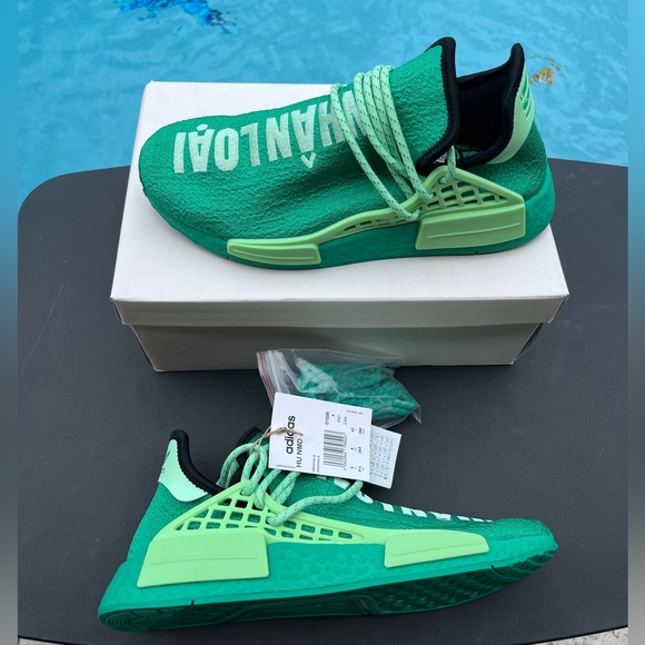 human race sneakers men